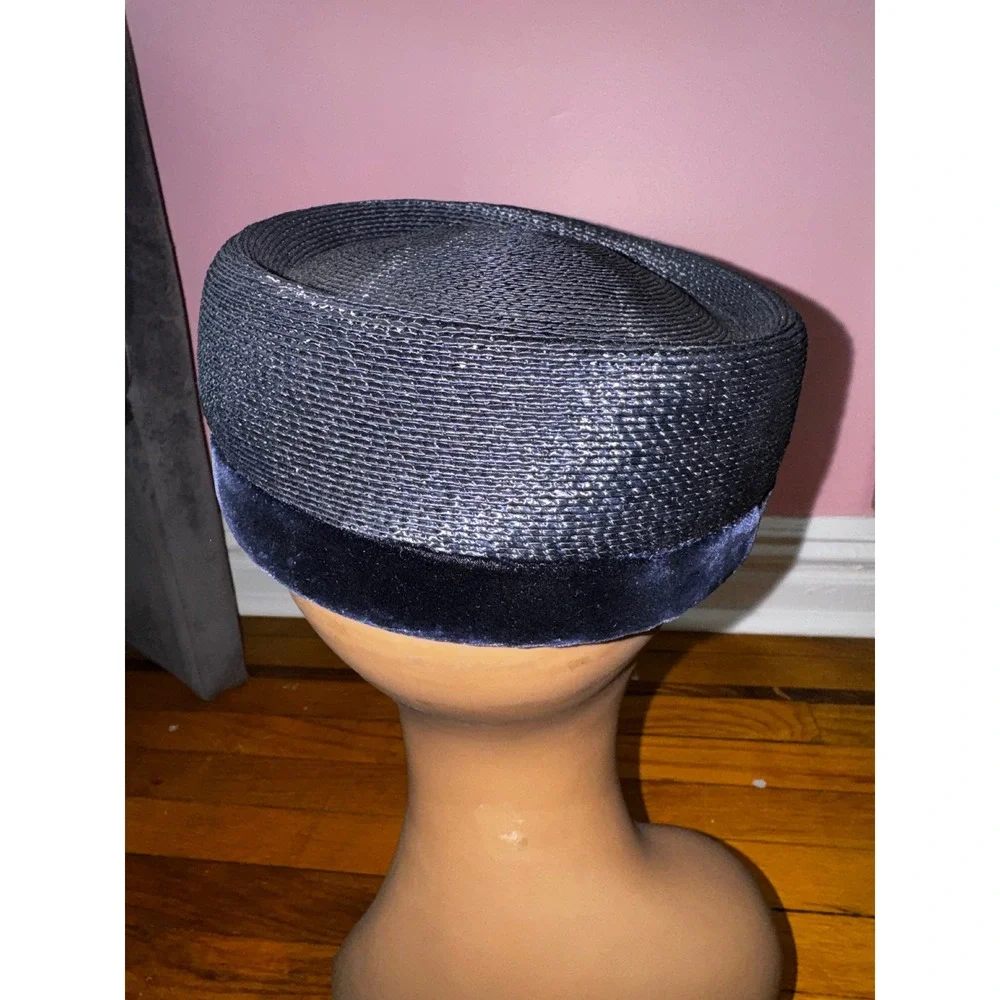 Vintage Green Room Millinery Bloomingdales Navy Velvet Straw Pillbox Hat Brooch